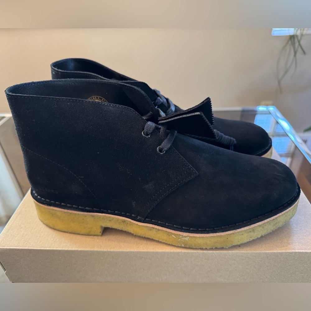 Clarks Mens Black Suede Desert Boots 221  - New in Box